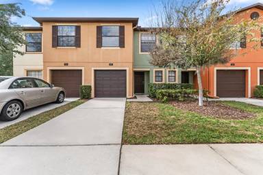 Main picture of 2661 Oleander Lakes Dr