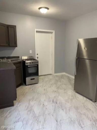 Main picture of 6804 S Perry Ave
