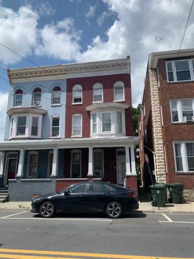 Main picture of 423 S Potomac St