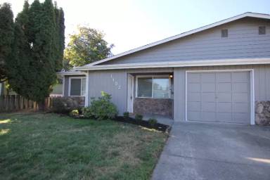Main picture of 1402 12th Ave NW