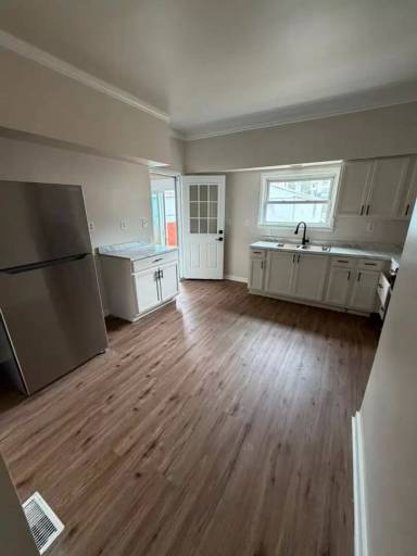 Main picture of 210 N Monongahela Ave