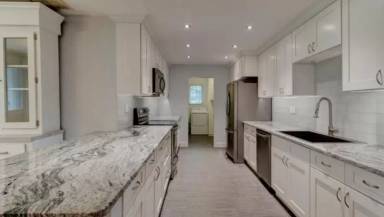 Main picture of 1462 Roosevelt Blvd