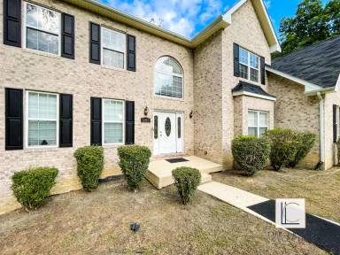 Main picture of 6004 Bradley Ln