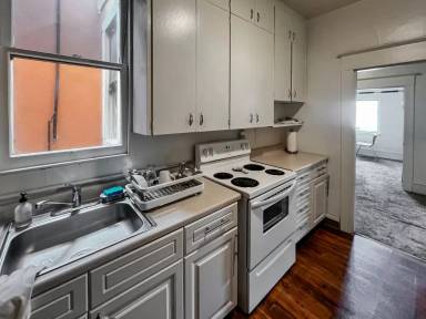 Main picture of 426 15th Ave E