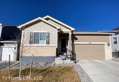 Main picture of 21829 E Stanford Dr