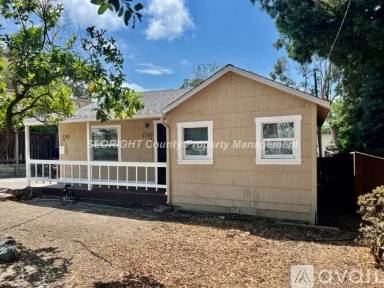 Main picture of 1215 Bond St