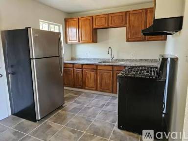 Main picture of 2516 S Poppy Ave