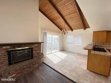 Main picture of 5026 Island View St