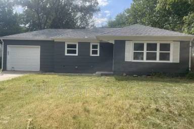 Main picture of 2413 SW Mission Ave