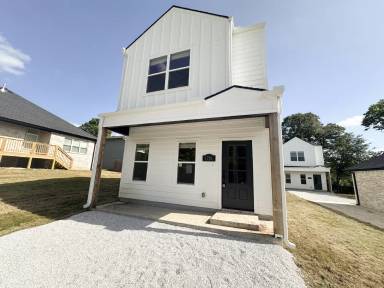 Main picture of 1703 W Holly St