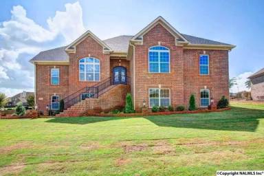 Main picture of 202 Tyro Cir