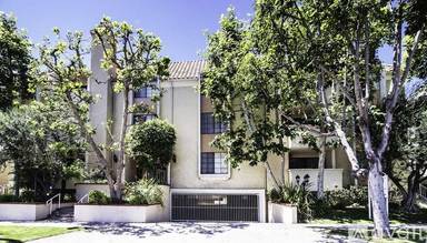 Main picture of 2659 S Barrington Ave