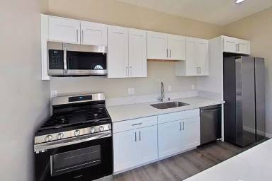 Main picture of 5162 Ewing St