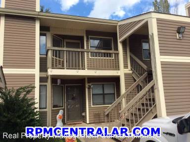 Main picture of 8 Towne Park Ct