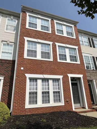 Main picture of 9956 Kings Parade Blvd