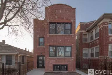 Main picture of 5031 W Maypole Ave