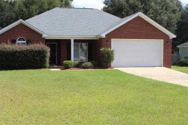 Main picture of 141 Pine Arbor Dr