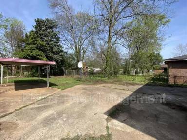 Main picture of 1536 18th Pl SW