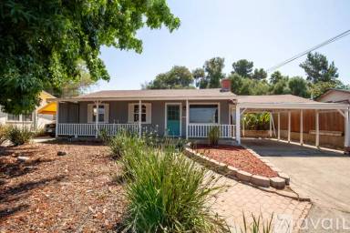 Main picture of 723 N Orange Ave