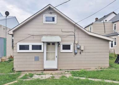 Main picture of 520 Frederick St