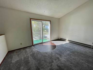 Main picture of 85 Center St