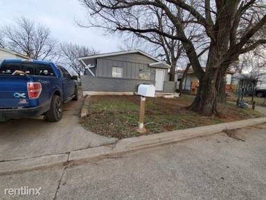 Main picture of 1720 SW 14th Pl