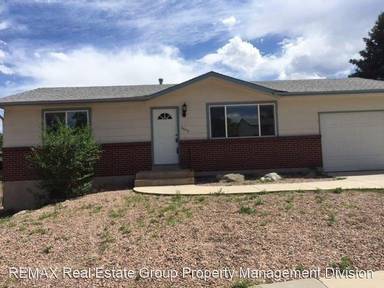 Main picture of 3659 Temple St