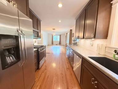 Main picture of 1612 N Roosevelt Ave