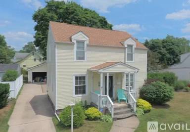Main picture of 2105 Eastlawn Pkwy