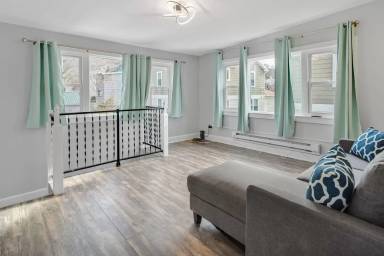 Main picture of 1005 N Aurora St