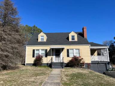 Main picture of 1806 E 3rd St