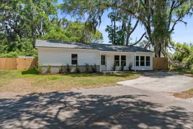 Main picture of 14 Twin Lakes Rd