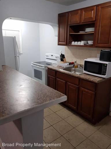 Main picture of 331 W Berkley St
