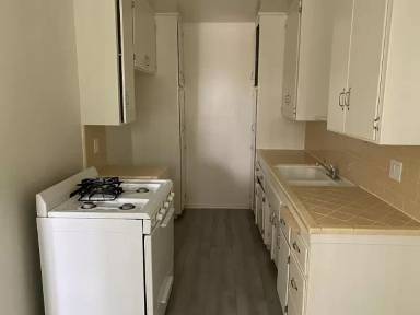 Main picture of 3625 S Centinela Ave