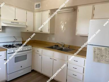 Main picture of 940 Chelwood Park Blvd NE