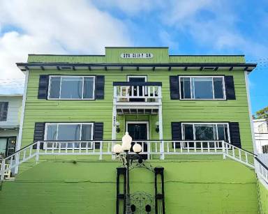 Main picture of 270 Cliff Dr