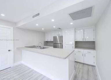 Main picture of 6518 Miami Lakes Dr E