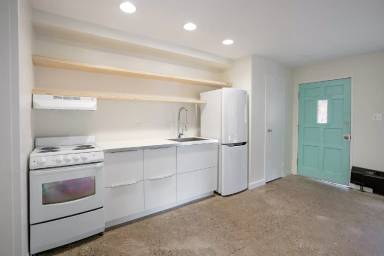 Main picture of 1060 Van Dyke St