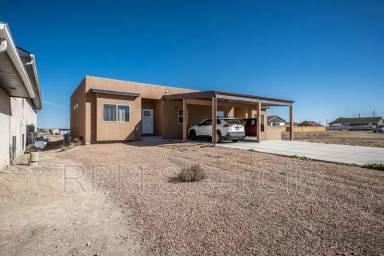 Main picture of 751 E Laporte Dr