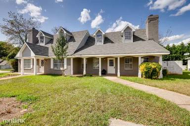 Main picture of 2124 Hickory Bnd SE