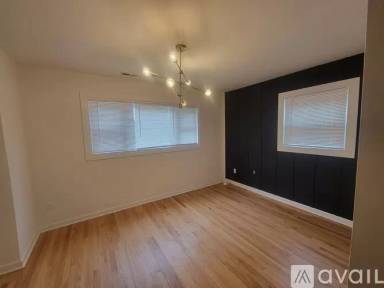 Main picture of 419 Jefferson St NE