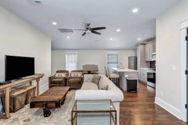 Main picture of 57 Hillcrest Ave NW