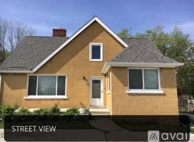 Main picture of 2475 E Maple Rd
