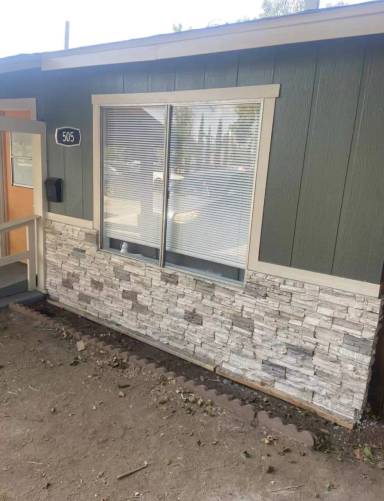 Main picture of 505 N Valencia Blvd