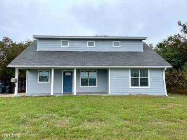 Main picture of 2420 S 12th St