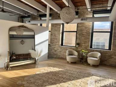 Main picture of 312 N May St