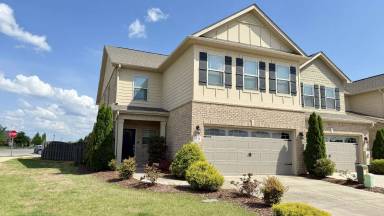 Main picture of 19 Winter King Dr SW