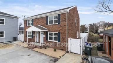 Main picture of 1536 W 39th St