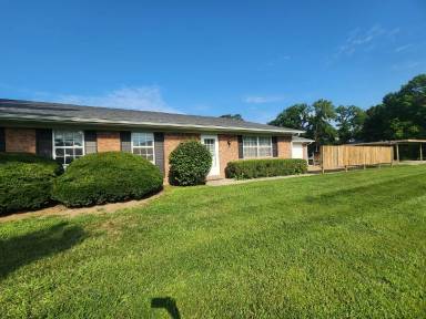 Main picture of 13 E Cresthill Rd