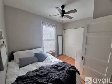 Main picture of 830 Grand Ave